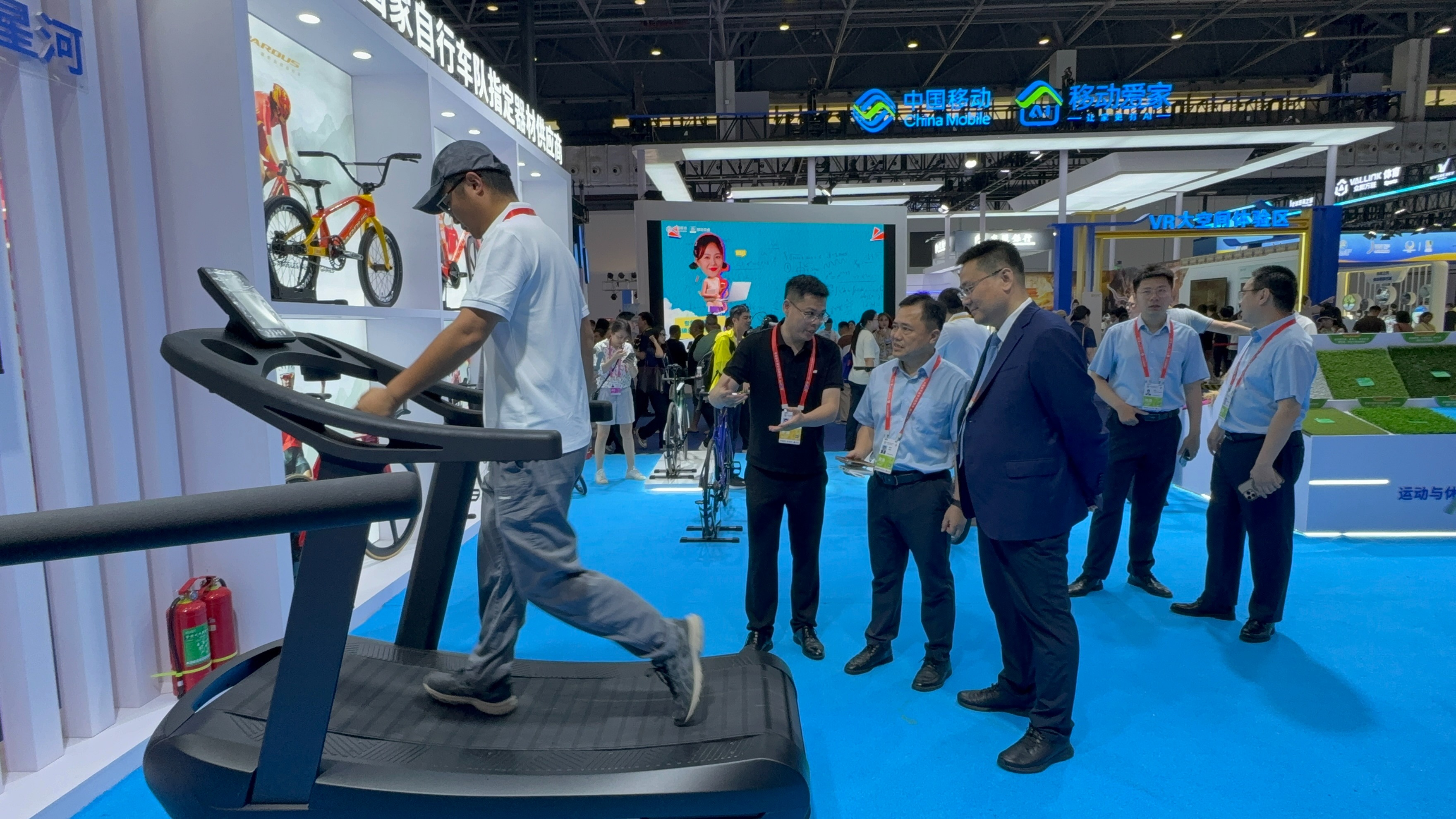 Die intelligente und umweltfreundliche Dual-Drive-Technologie für Fitnessgeräte schlägt ein neues Kapitel der Modernisierung auf